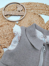 Lade das Bild in den Galerie-Viewer, Gr. 116/122 Girly Walkweste Sand/Flower Wale