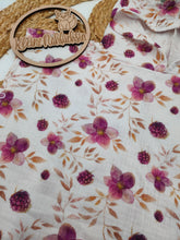 Lade das Bild in den Galerie-Viewer, 4-7 Jahre Badeponcho Musselin Blumen Beere