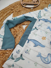 Lade das Bild in den Galerie-Viewer, Gr. 110 UV-Badeshirt langarm, hohes Bündchen, Unterteilung mit Tasche, EP Meerestiere