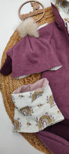 Lade das Bild in den Galerie-Viewer, Gr. 92/98 Walkoverall Altrosa/Grow your own way + GRATIS Loop + Walk-Bommelmütze