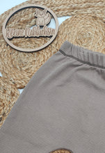 Lade das Bild in den Galerie-Viewer, Gr. 98 Slim Harem Waffelstrickjersey Kakao
