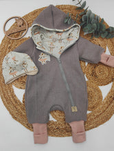 Lade das Bild in den Galerie-Viewer, Gr. 68/74 Walkoverall Sand/EP Ballerina Mausi, Babybündchen + GRATIS Mütze

