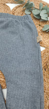 Lade das Bild in den Galerie-Viewer, Gr. 116/122 Slim Harem Fischgrätjersey grau
