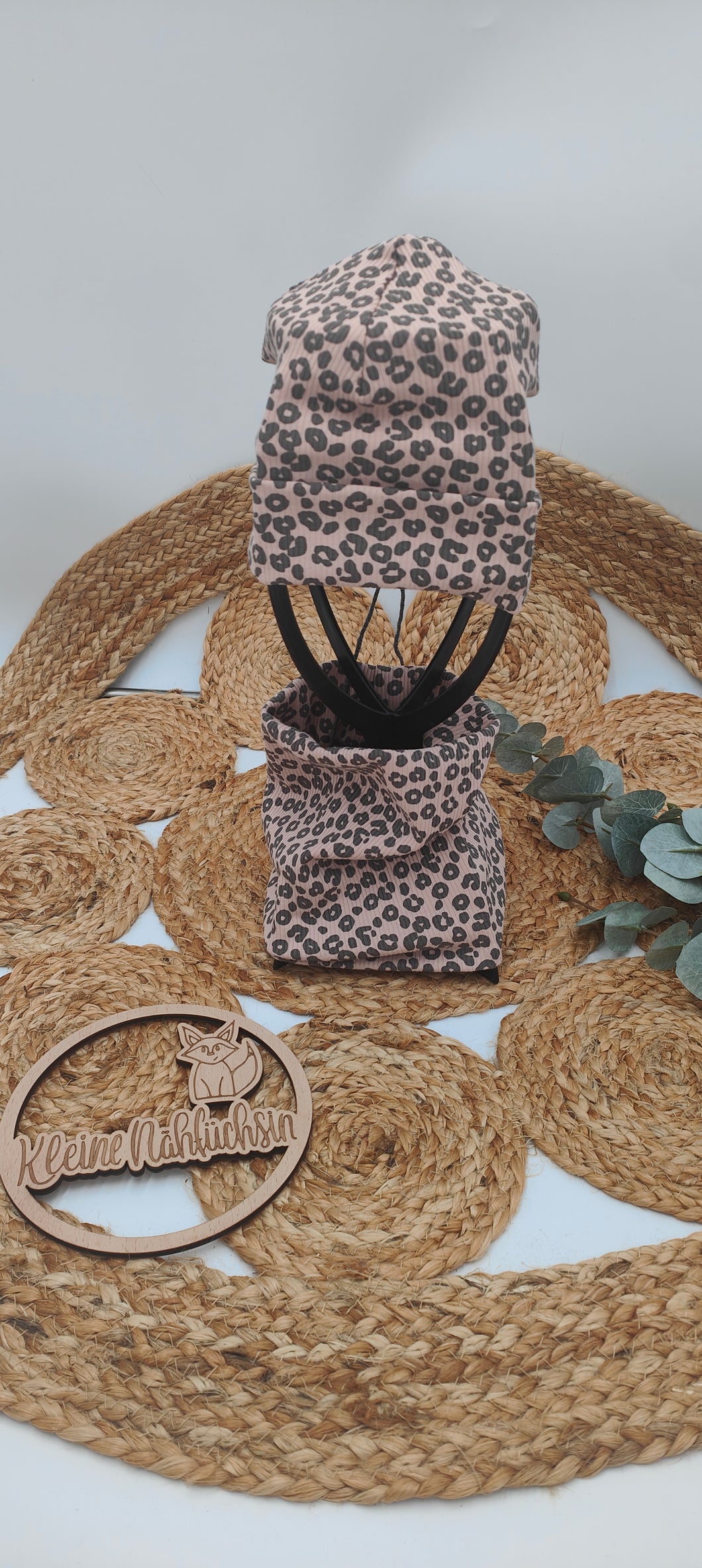 KU 42/45 Beanie + Loop Rip Leo Nude Rosa