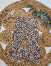 Lade das Bild in den Galerie-Viewer, Gr. 116 Leggins Ripjersey Leo nude rosa
